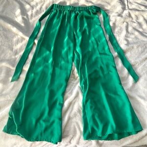 • vici green flowy pants | s •